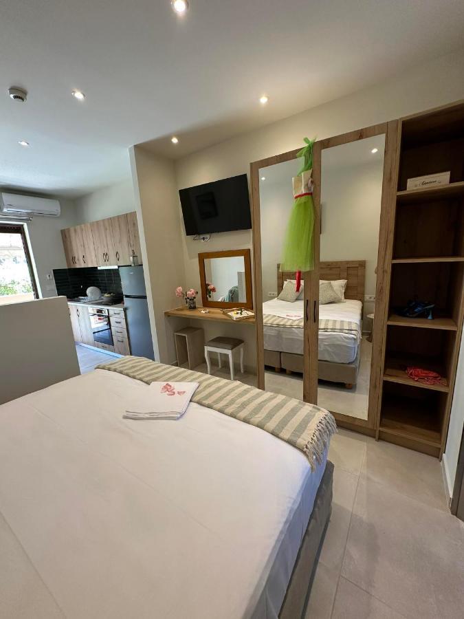 Sea Side Apartment Planos